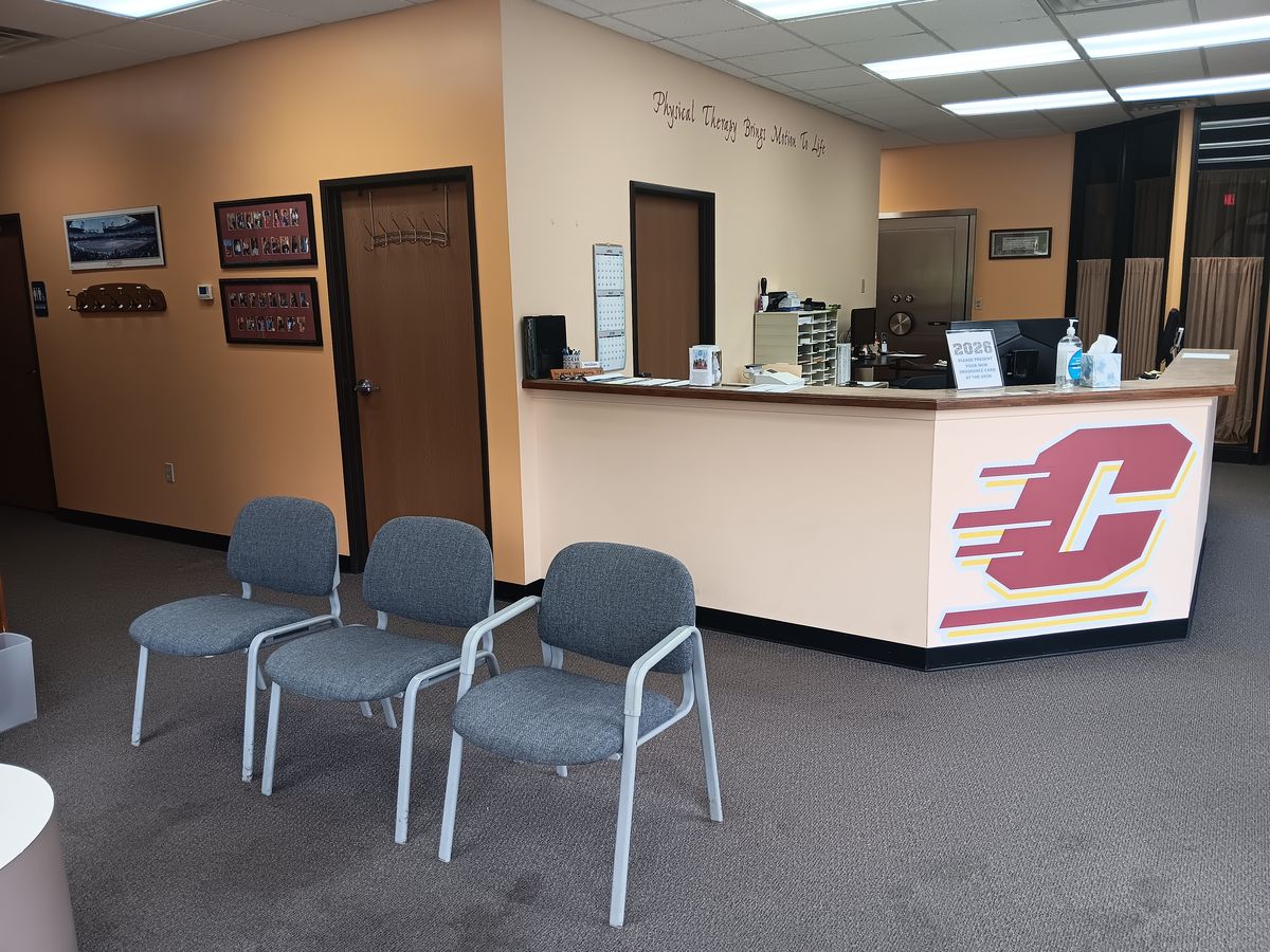Mountain Town Rehab front desk in Mt. Pleasant, MI